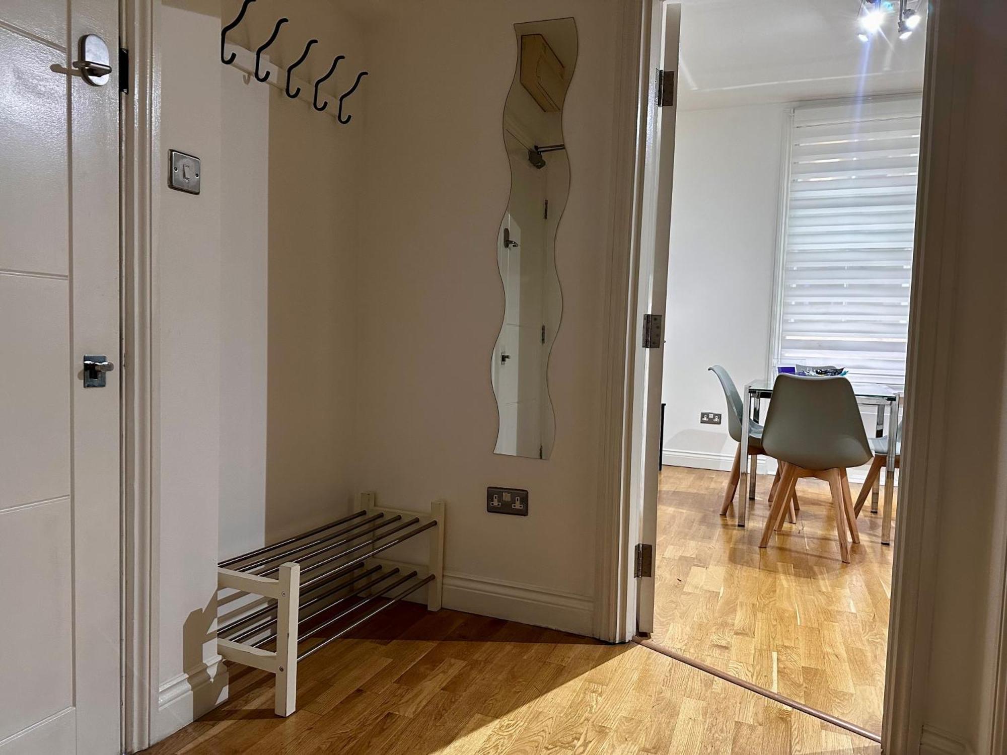 Apt 1, Soho Apartments 1St Floor By Indigo Flats Лондон Екстериор снимка