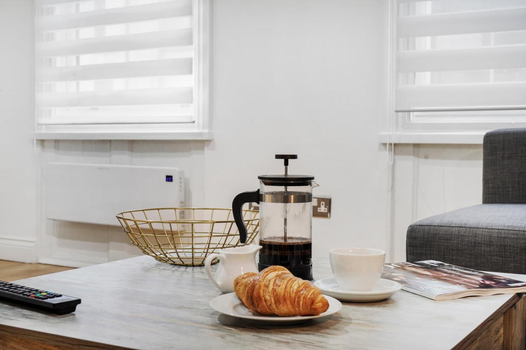 Apt 1, Soho Apartments 1St Floor By Indigo Flats Лондон Екстериор снимка